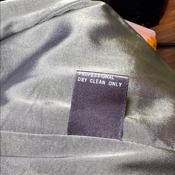 St. John Sport Dark Green Utility Jacket preloved Sz S gold accents 2 pockets - Picture 8 of 8